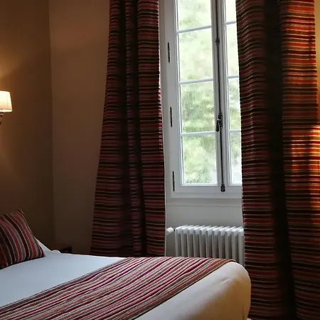 La Cour De La Paix