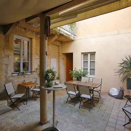 Otel La Cour De La Paix