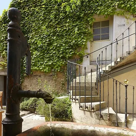 La Cour De La Paix Beaune (Cote d'Or)