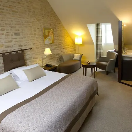Otel La Cour De La Paix