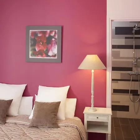 La Cour De La Paix Otel 2*