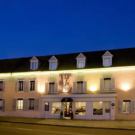 La Cour De La Paix Otel